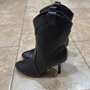 Women's Black Pointed-Toe Stiletto Ankle Boots